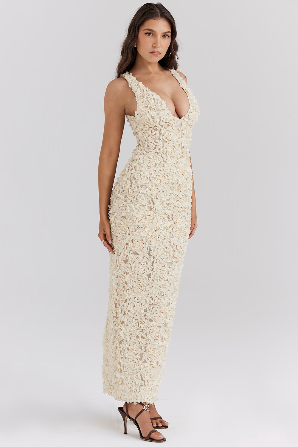 Robe longue crème à décolleté plongeant