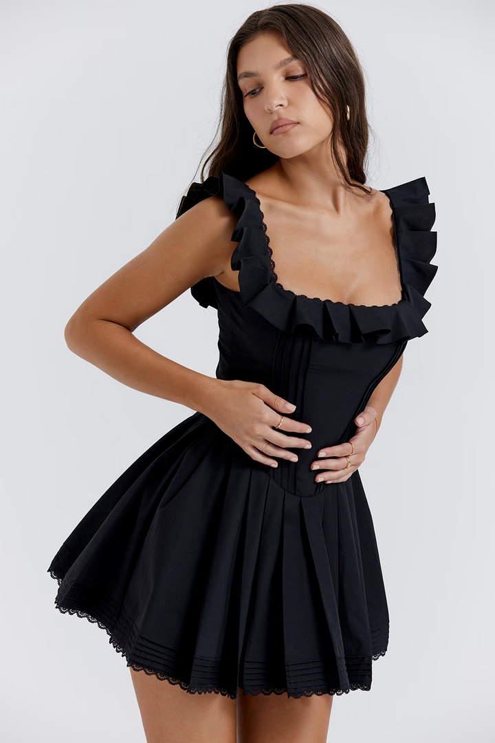 ROBE NOIRE À PLIS