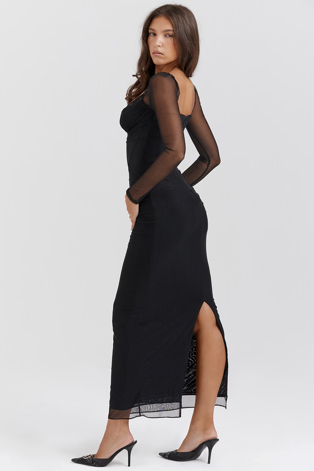 Robe longue à dentelle noire